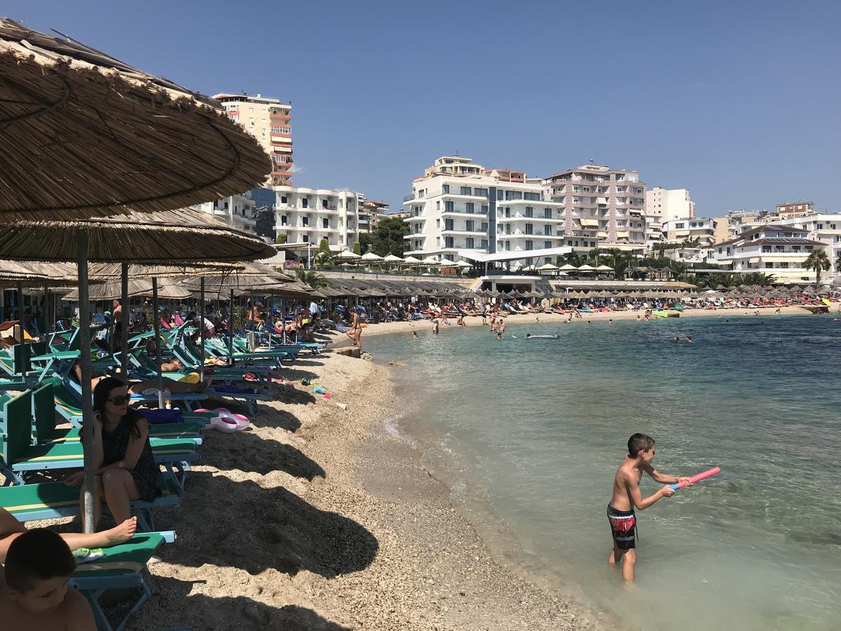 Bella Apartment Sarandë Esterno foto